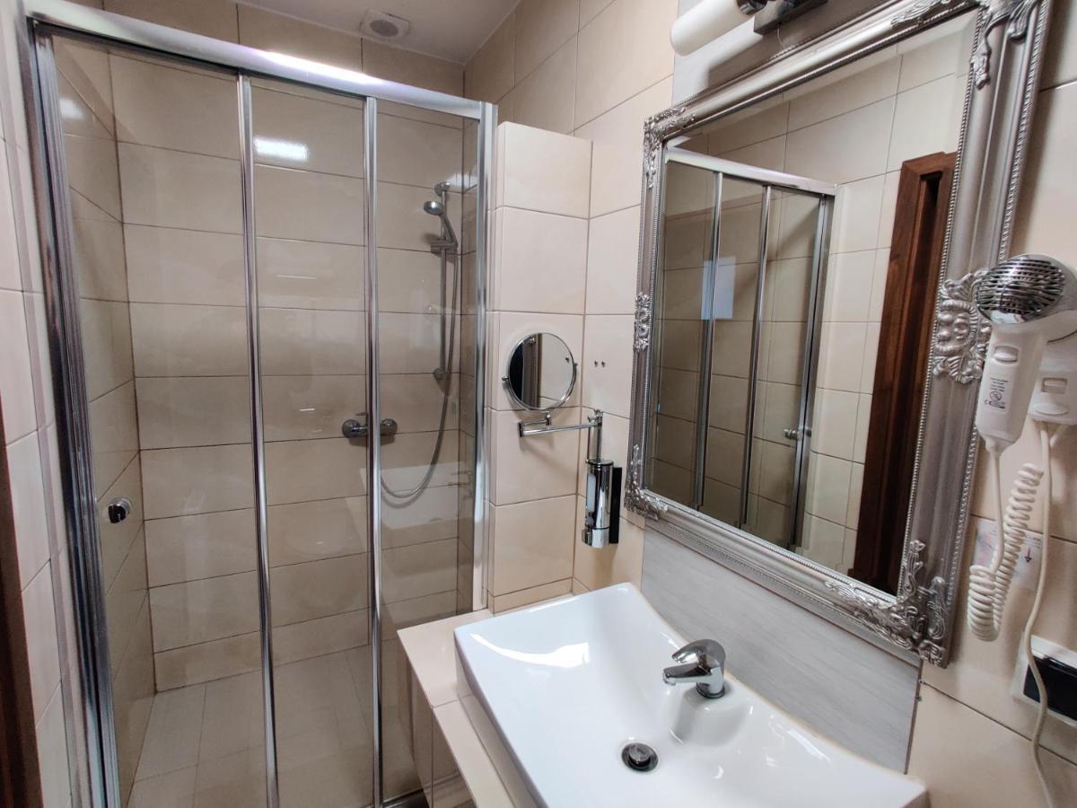 Belweder Aparthotel Porosly Luaran gambar