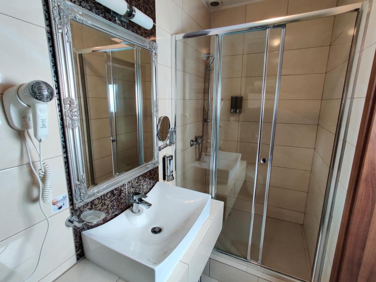 Belweder Aparthotel Porosly Luaran gambar